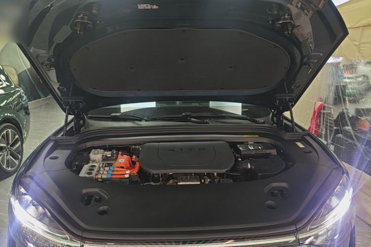 Used Hima AITO M9 2024 Range-Extended Ultra Version 42 kWh 6-Seater Model Engine Bay