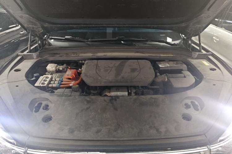 Used Hima AITO M9 2024 Range-Extended Ultra Version 42 kWh 6-Seater Model Engine Bay