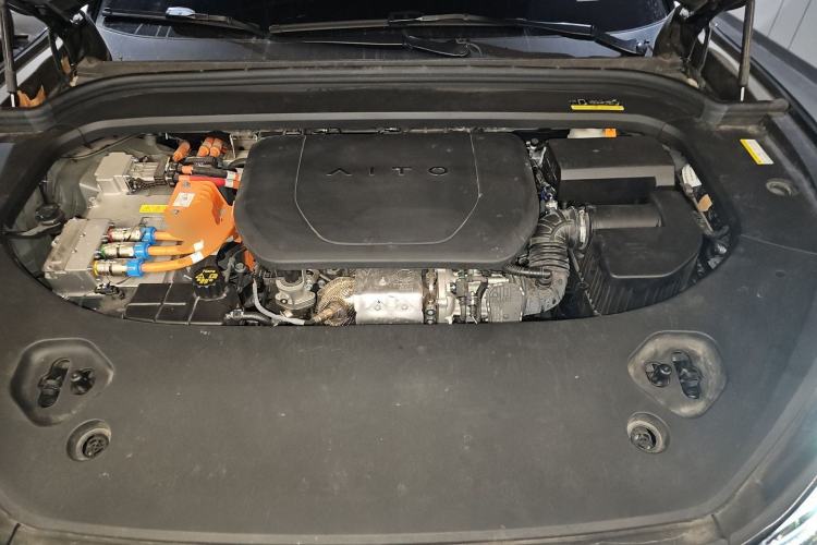 Used Hima AITO M9 2024 Range-Extended Ultra Version 42 kWh 6-Seater Model Engine Bay