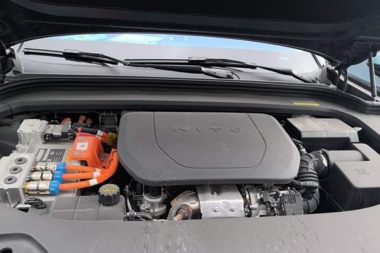 Used Hima AITO M9 2024 Range-Extended Ultra Version 42 kWh 6-Seater Model Engine Bay