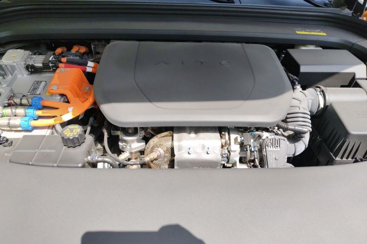 Used Hima AITO M9 2024 Range-Extended Ultra Version 42 kWh 6-Seater Model Engine Bay