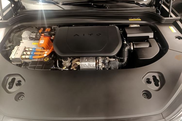 Used Hima AITO M9 2024 Range-Extended Ultra Version 42 kWh 6-Seater Model Engine Bay