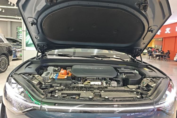 Used Hima AITO M9 2024 Range-Extended Ultra Version 42 kWh 6-Seater Model Engine Bay