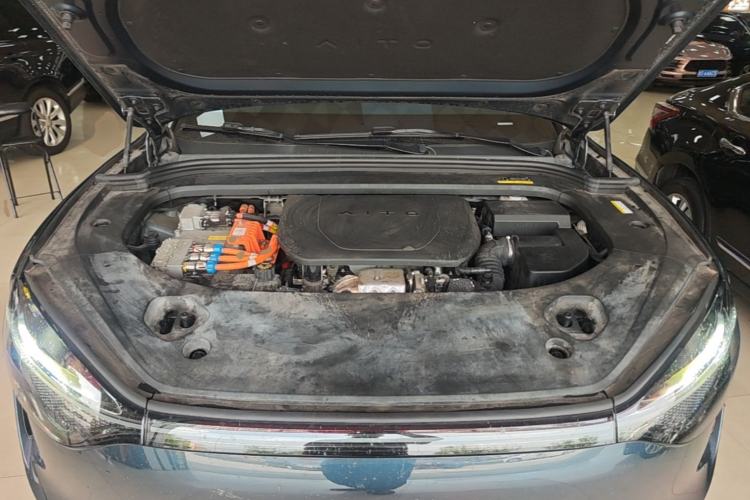 Used Hima AITO M9 2024 Range-Extended Ultra Version 42 kWh 6-Seater Model Engine Bay
