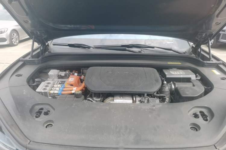 Used Hima AITO M9 2024 Range-Extended Ultra Version 42 kWh 6-Seater Model Engine Bay