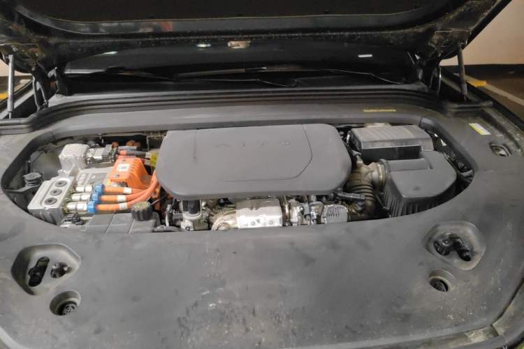 Used Hima AITO M9 2024 Range-Extended Ultra Version 42 kWh 6-Seater Model Engine Bay