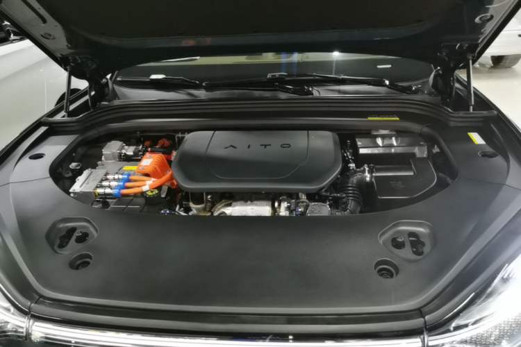 Used Hima AITO M9 2024 Range-Extended Ultra Version 42 kWh 6-Seater Model Engine Bay