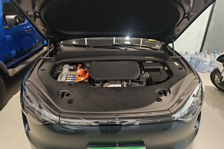 Used Hima AITO M9 2024 Range-Extended Ultra Version 42 kWh 6-Seater Model Engine Bay