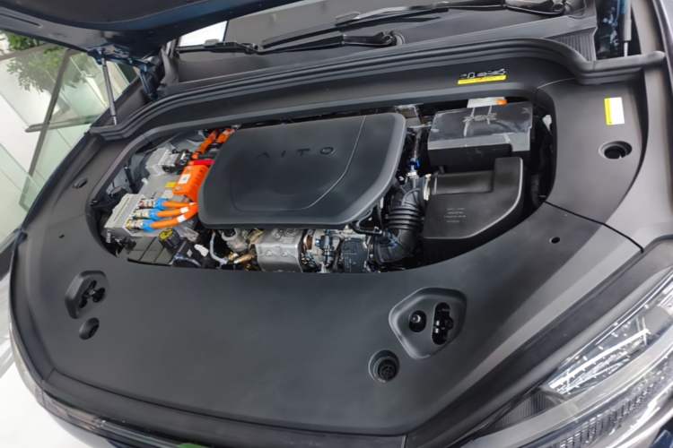 Used Hima AITO M9 2024 Range-Extended Ultra Version 42 kWh 6-Seater Model Engine Bay