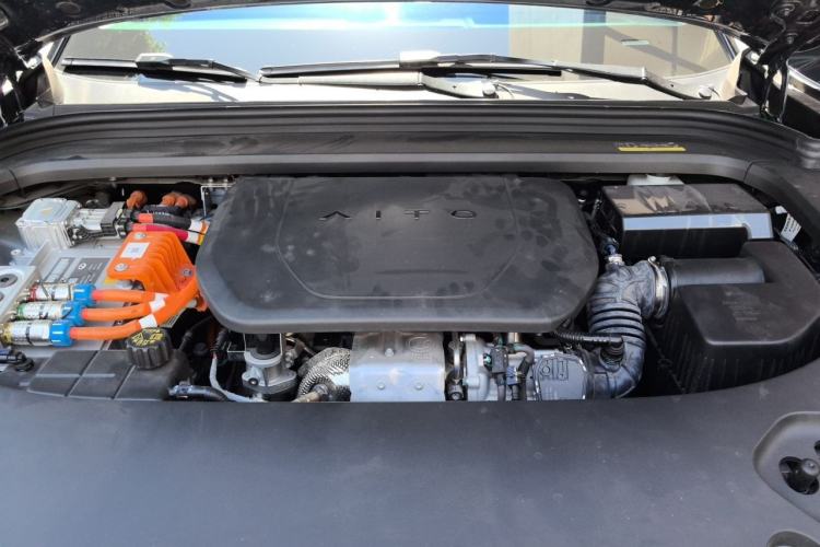 Used Hima AITO M9 2024 Range-Extended Ultra Version 42 kWh 6-Seater Model Engine Bay