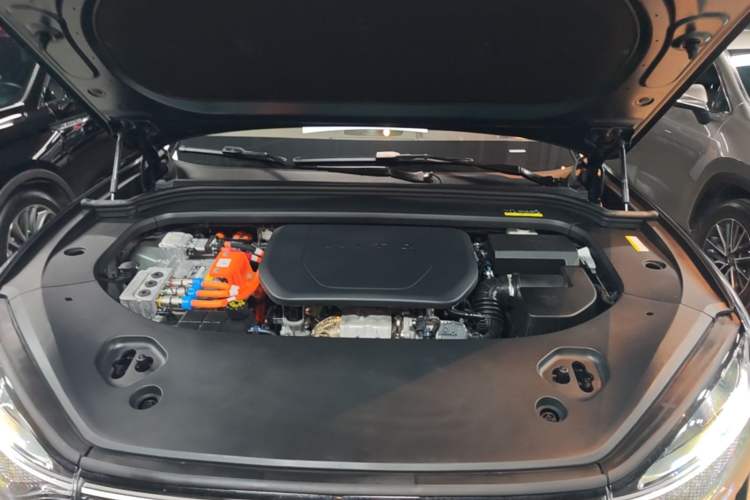 Used Hima AITO M9 2024 Range-Extended Max Edition 52 kWh 5-Seater Version Engine Bay