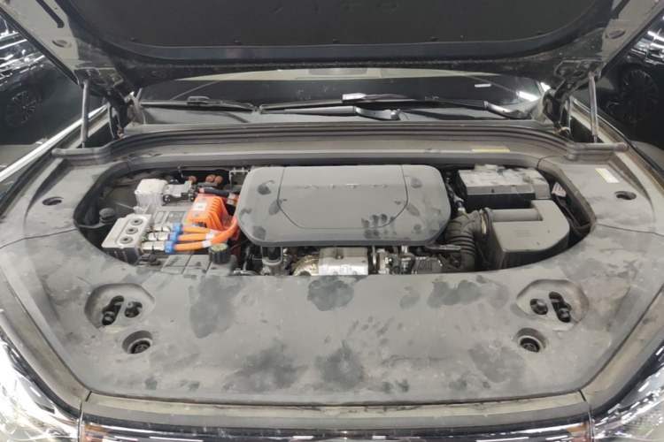 Used Hima AITO M9 2024 Range-Extended Ultra Version 42 kWh 6-Seater Model Engine Bay