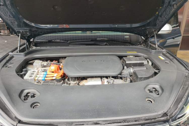 Used Hima AITO M9 2024 Range-Extended Ultra Version 42 kWh 6-Seater Model Engine Bay