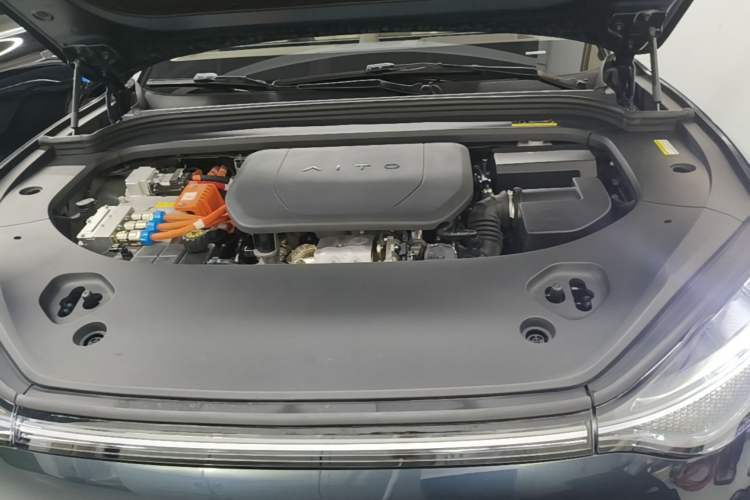 Used Hima AITO M9 2024 Range-Extended Ultra Version 52 kWh 5-Seater Model Engine Bay