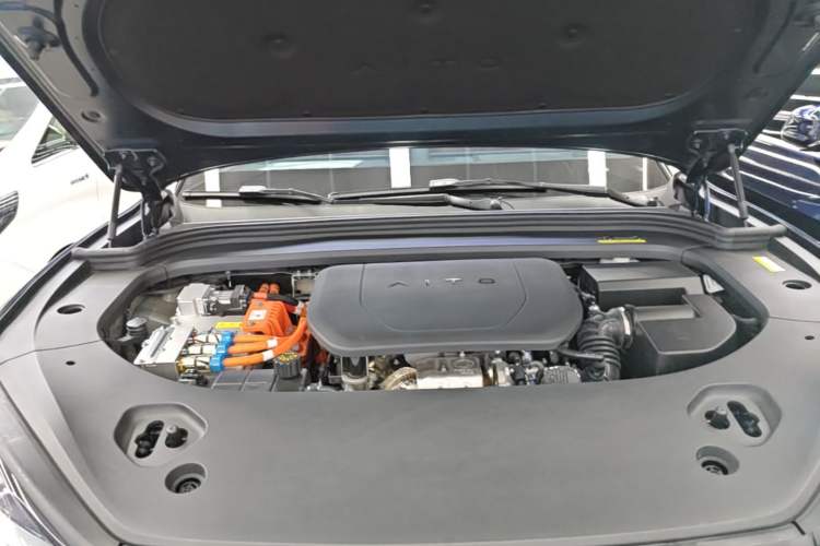 Used Hima AITO M9 2024 Range-Extended Ultra Version 42 kWh 6-Seater Model Engine Bay