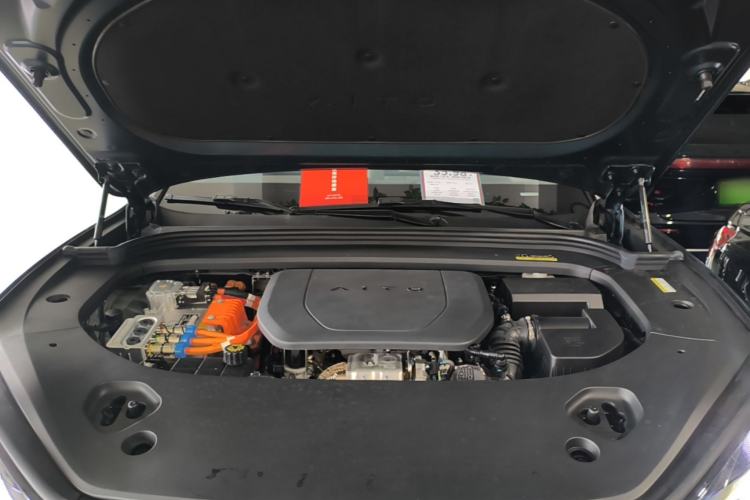 Used Hima AITO M9 2024 Range-Extended Ultra Version 42 kWh 6-Seater Model Engine Bay