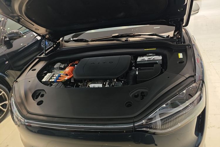 Used Hima AITO M9 2024 Range-Extended Ultra Version 42 kWh 6-Seater Model Engine Bay