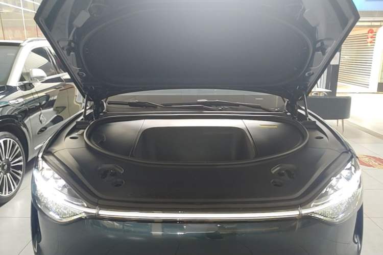 Used Hima AITO M9 2024 All-Electric Ultra Version 100 kWh 6-Seater Model Engine Bay