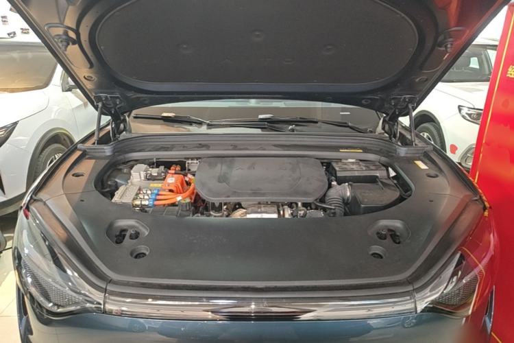 Used Hima AITO M9 2024 Range-Extended Ultra Version 42 kWh 6-Seater Model Engine Bay