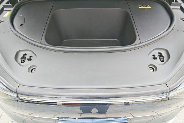 Used Hima AITO M9 2024 All-Electric Ultra Version 100 kWh 6-Seater Model Engine Bay