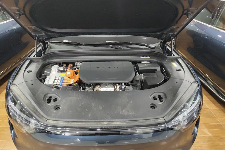 Used Hima AITO M9 2024 Range-Extended Ultra Version 42 kWh 6-Seater Model Engine Bay