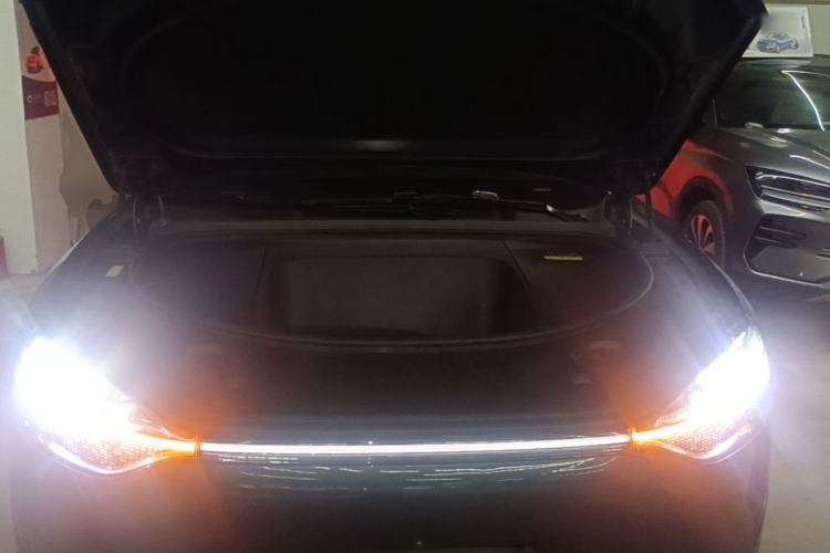 Used Hima AITO M9 2024 All-Electric Ultra Version 100 kWh 6-Seater Model Engine Bay