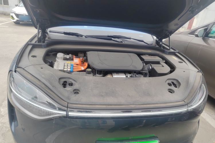 Used Hima AITO M9 2024 Range-Extended Ultra Version 42 kWh 6-Seater Model Engine Bay