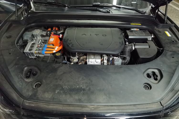 Used Hima AITO M9 2024 Range-Extended Ultra Version 42 kWh 6-Seater Model Engine Bay
