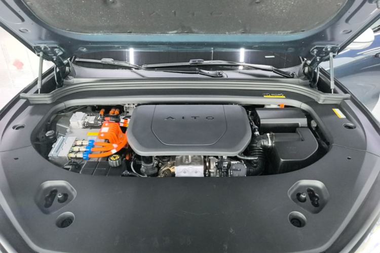 Used Hima AITO M9 2024 Range-Extended Ultra Version 42 kWh 6-Seater Model Engine Bay