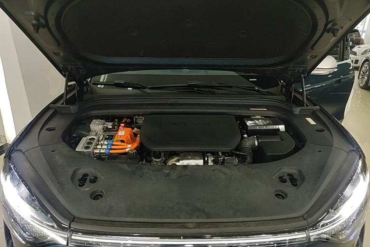 Used Hima AITO M9 2024 Range-Extended Ultra Version 42 kWh 6-Seater Model Engine Bay