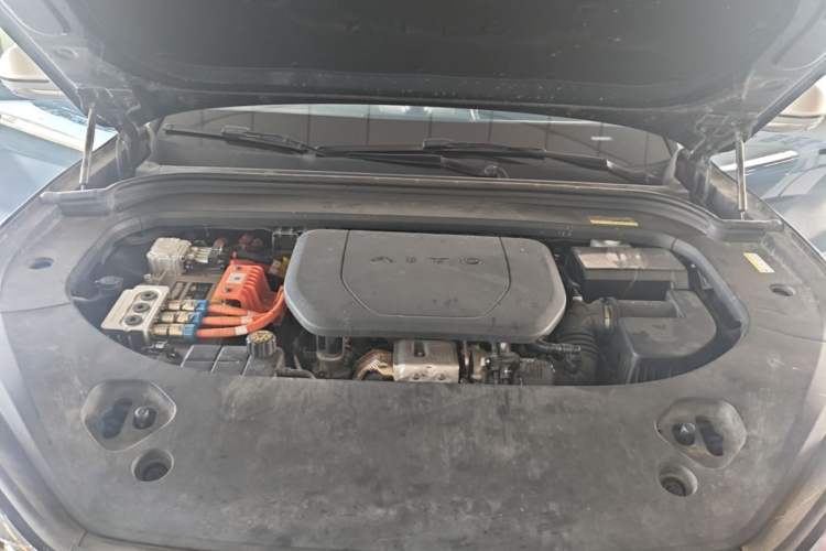 Used Hima AITO M9 2024 Range-Extended Ultra Version 42 kWh 6-Seater Model Engine Bay