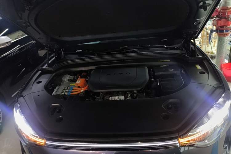 Used Hima AITO M9 2024 Range-Extended Ultra Version 42 kWh 6-Seater Model Engine Bay