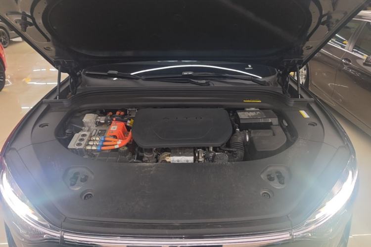 Used Hima AITO M9 2024 Range-Extended Ultra Version 42 kWh 6-Seater Model Engine Bay