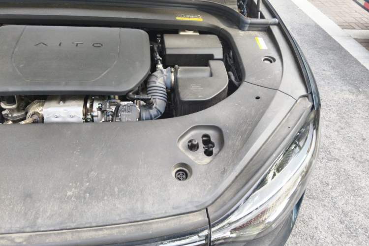 Used Hima AITO M9 2024 Range-Extended Ultra Version 52 kWh 5-Seater Model Engine Bay Left