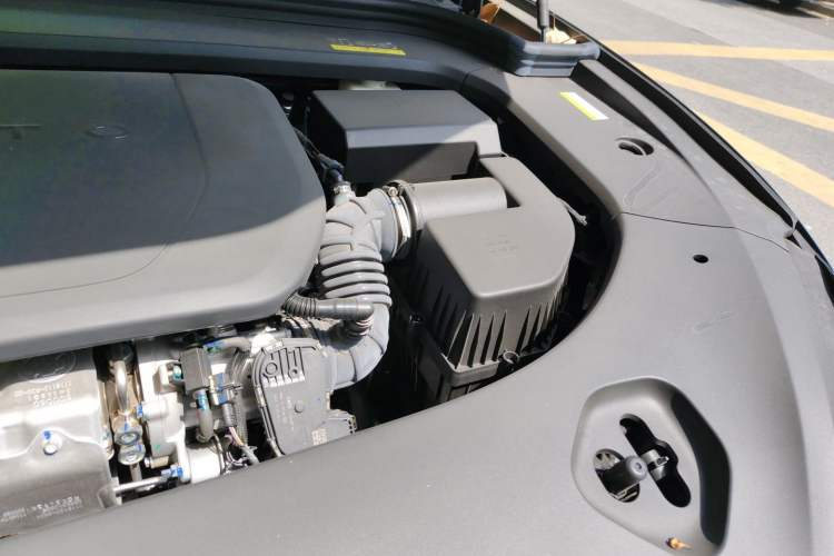 Used Hima AITO M9 2024 Range-Extended Ultra Version 42 kWh 6-Seater Model Engine Bay Left