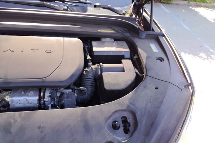 Used Hima AITO M9 2024 Range-Extended Ultra Version 52 kWh 6-Seater Model Engine Bay Left