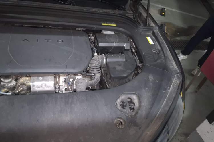 Used Hima AITO M9 2024 Range-Extended Ultra Version 42 kWh 6-Seater Model Engine Bay Left