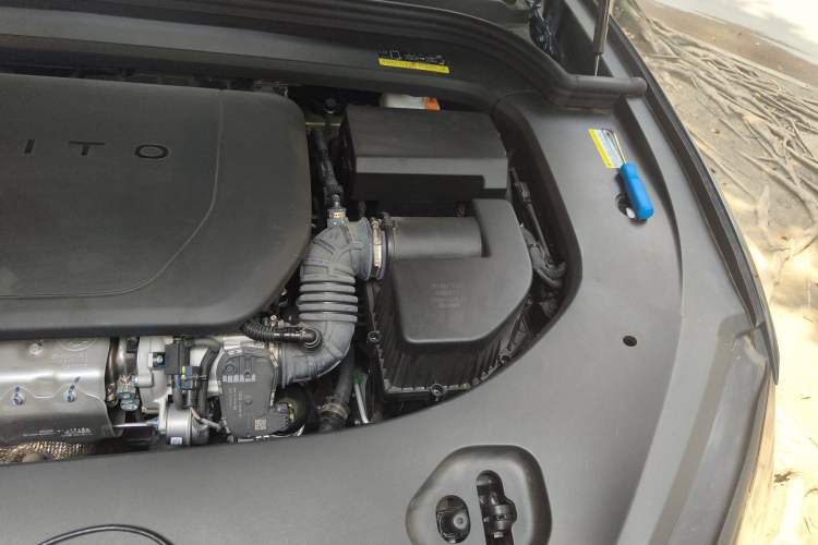 Used Hima AITO M9 2024 Range-Extended Ultra Version 52 kWh 6-Seater Model Engine Bay Left