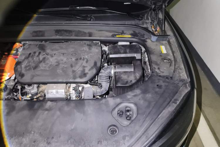 Used Hima AITO M9 2024 Range-Extended Ultra Version 42 kWh 6-Seater Model Engine Bay Left