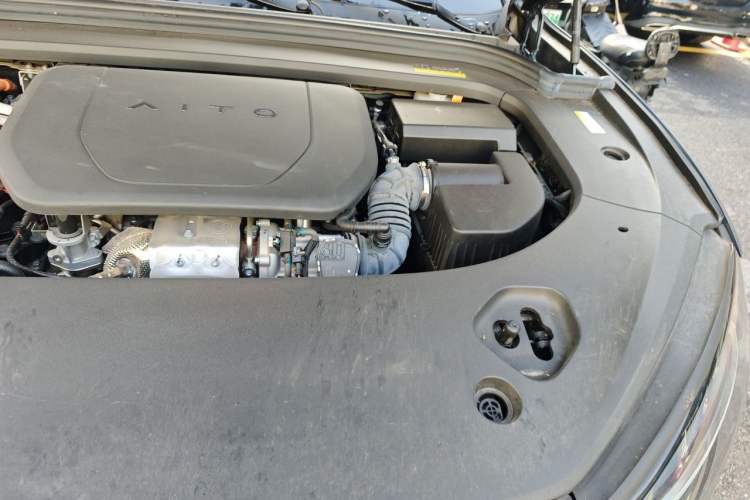 Used Hima AITO M9 2024 Range-Extended Ultra Version 52 kWh 6-Seater Model Engine Bay Left