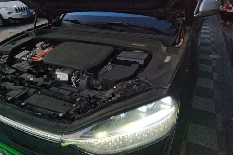 Used Hima AITO M9 2024 Range-Extended Ultra Version 52 kWh 6-Seater Model Engine Bay Left