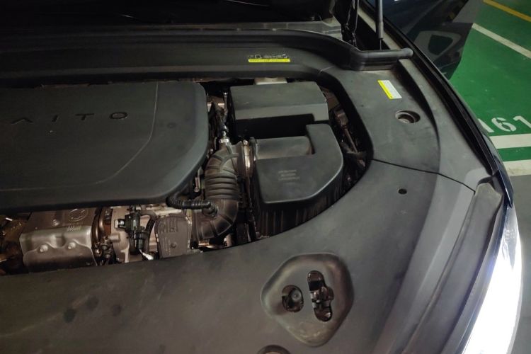 Used Hima AITO M9 2024 Range-Extended Ultra Version 52 kWh 6-Seater Model Engine Bay Left