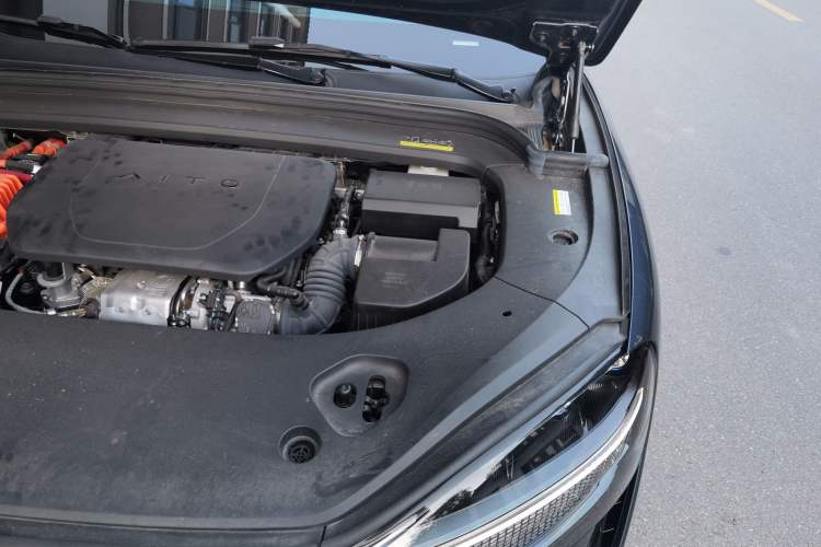 Used Hima AITO M9 2024 Range-Extended Ultra Version 42 kWh 6-Seater Model Engine Bay Left