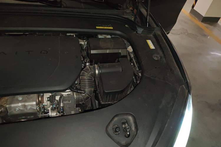Used Hima AITO M9 2024 Range-Extended Ultra Version 42 kWh 6-Seater Model Engine Bay Left