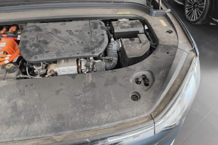 Used Hima AITO M9 2024 Range-Extended Ultra Version 42 kWh 6-Seater Model Engine Bay Left