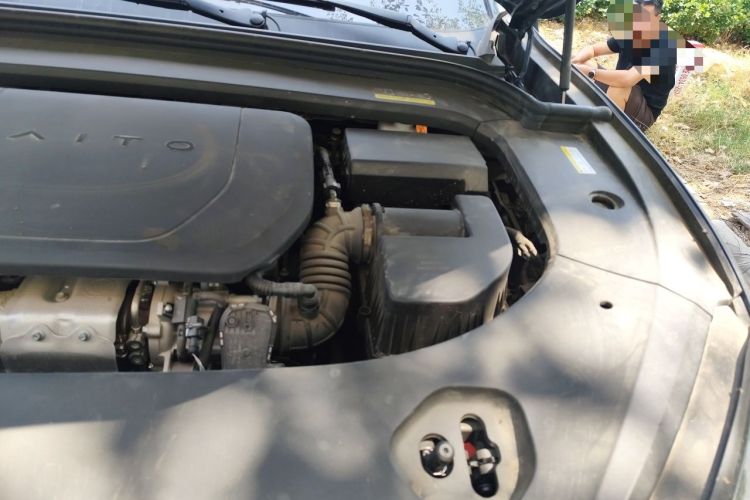 Used Hima AITO M9 2024 Range-Extended Ultra Version 42 kWh 6-Seater Model Engine Bay Left