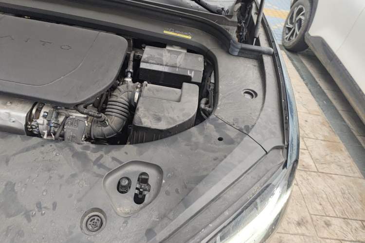 Used Hima AITO M9 2024 Range-Extended Ultra Version 42 kWh 6-Seater Model Engine Bay Left