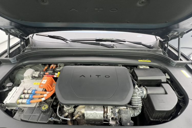 Used Hima AITO M9 2024 Range-Extended Ultra Version 52 kWh 6-Seater Model Engine Bay
