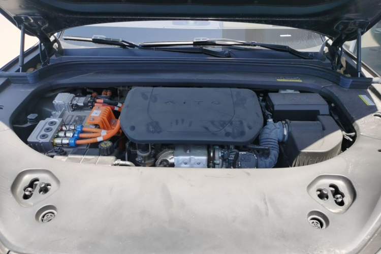 Used Hima AITO M9 2024 Range-Extended Ultra Version 52 kWh 5-Seater Model Engine Bay