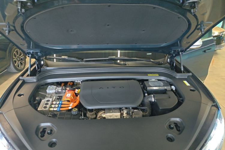 Used Hima AITO M9 2024 Range-Extended Ultra Version 42 kWh 6-Seater Model Engine Bay